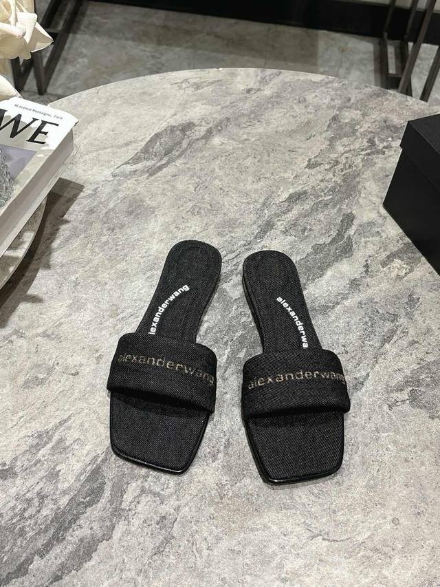 Premium Edition Alexander Wang 2015 Spring/Summer Women's New Logo Flat Sandals!
