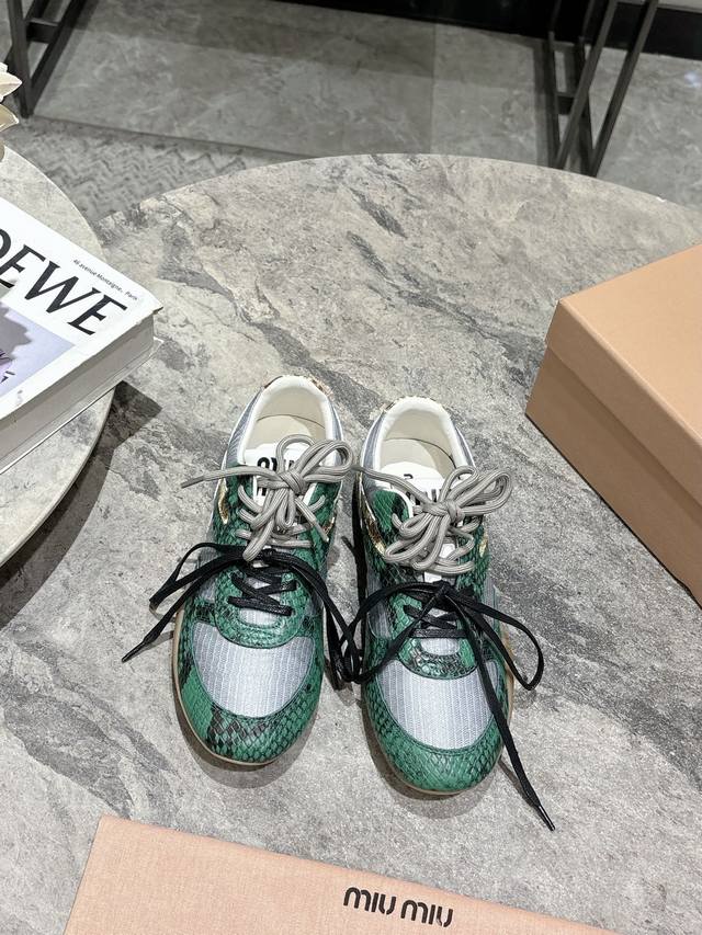 Miu Miu Spring/Summer New Arrival. Fabric Matches The Original Design, Lightweig