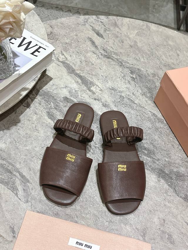 Miu Miu Milan Runway Spring/Summer New Slides Messy Details From The Miu Miu Col