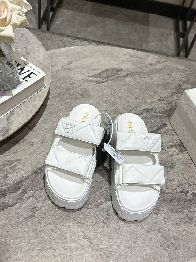 Prada 25 Spring/Summer Thick-Soled Diamond-Patterned Sandals Prada Thick-Soled L