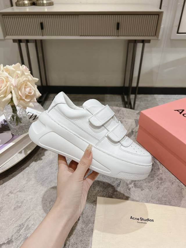 Facne Studios Latest Bestseller Smiley Face Velcro White Sneakers Original Desig