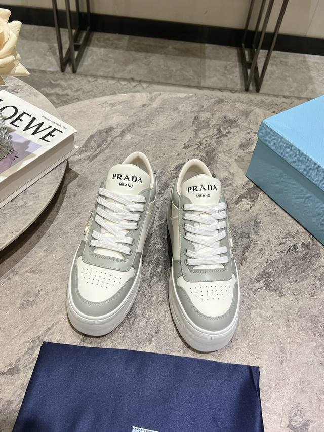 Prada Spring/Summer New Arrival Thick-Soled Triangle Logo Casual Sneakers, Authe
