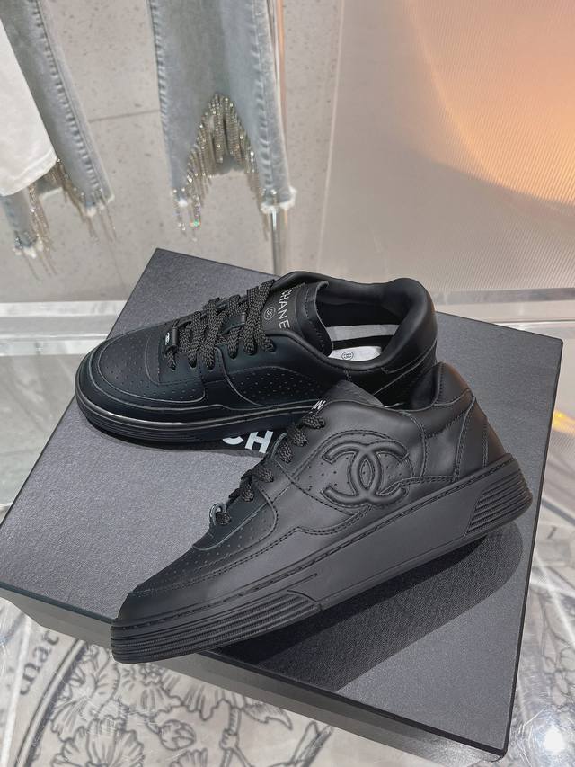 Top-Quality, Brand-New Running Series Couple's Casual Sports Shoes. Unbelievably