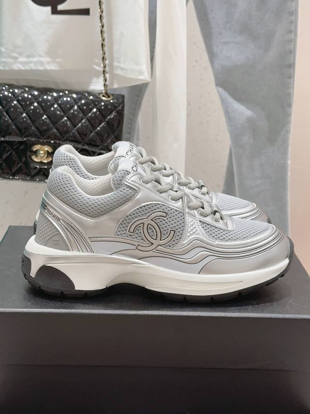 Top-Quality Classic Gold And Silver Corner King Double C Retro Couple's Sports S