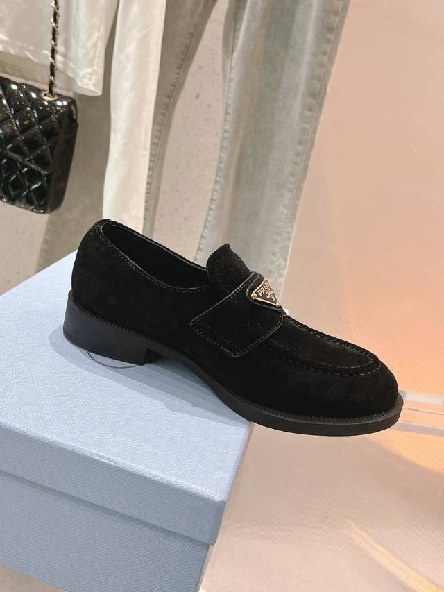 Suede Loafers New Arrival. This Melange Color Scheme Is Perfect For Fall And Win
