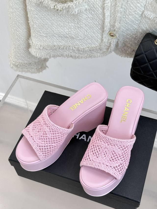 New Arrival: Lace-Up Thick-Soled Slippers. Unique And Fashionable, A Must-Have I