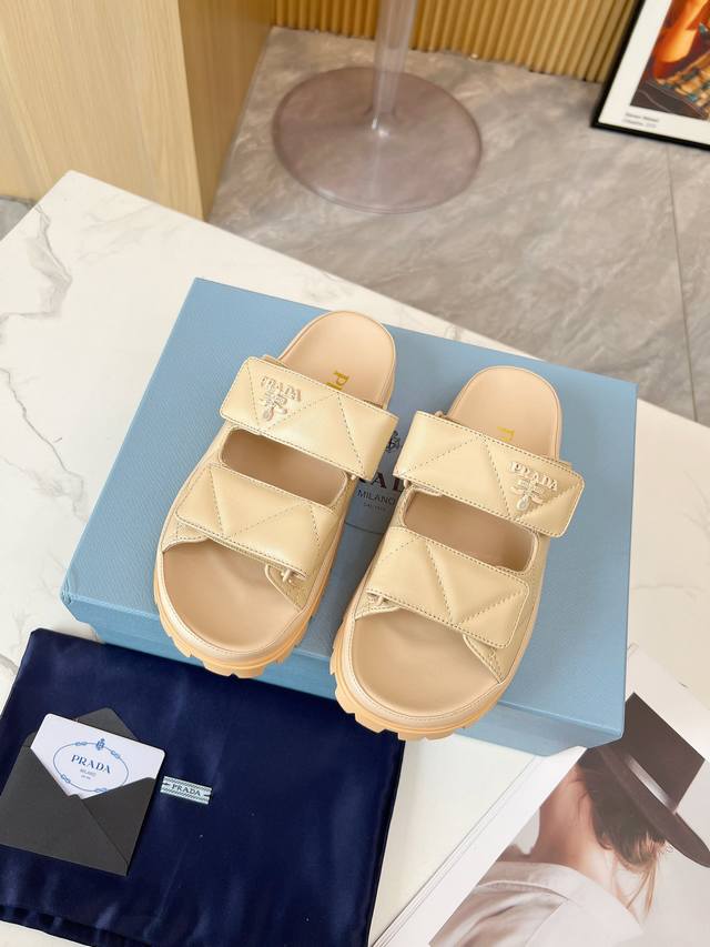 Market Top Version Prada Spring/Summer Runway New Sandal Series Classic Thick-So