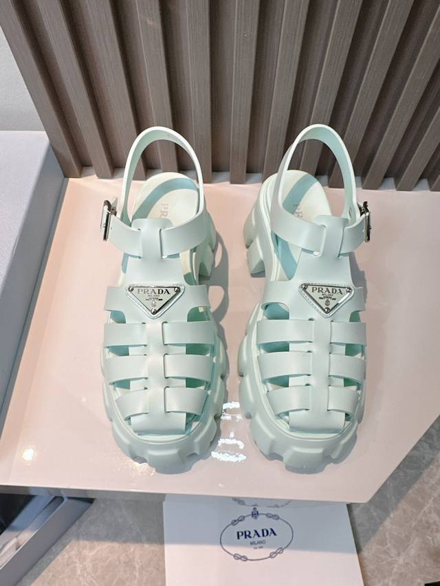 Ultra-Popular Prada Spring/Summer Sawtooth Roman-Woven Thick-Soled Rubber Sandal