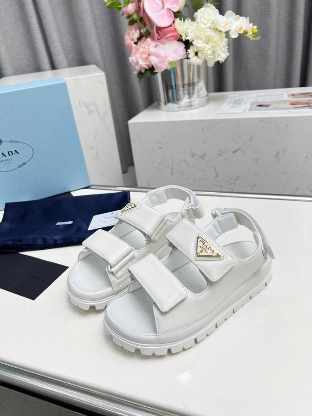 Prada Spring/Summer Runway New Sandal Series Classic Sandals With Mixed Sheepski