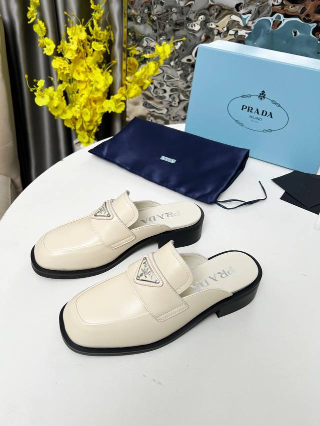 High-Version Prada 2025 Spring/Summer Latest Bestseller Series Round-Toe Triangl