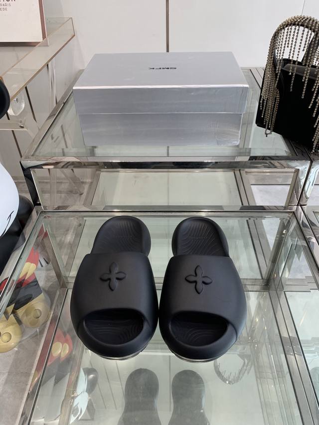 Smfk Niche Fashion Brand Bestseller With A Unique Embossed Design And Thick Sole