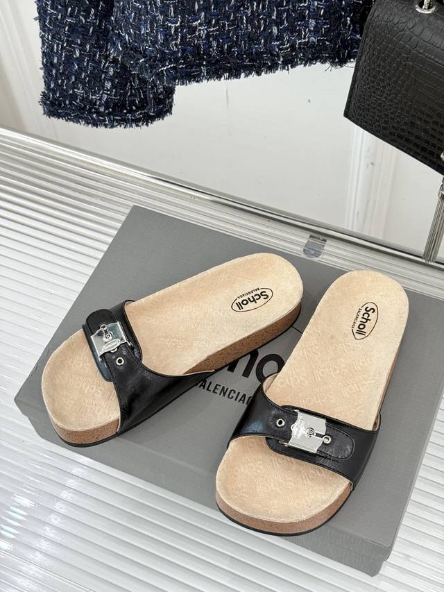 Collaboration Edition Cork-Soled Birkenstock-Style Sandals. Combining The Design
