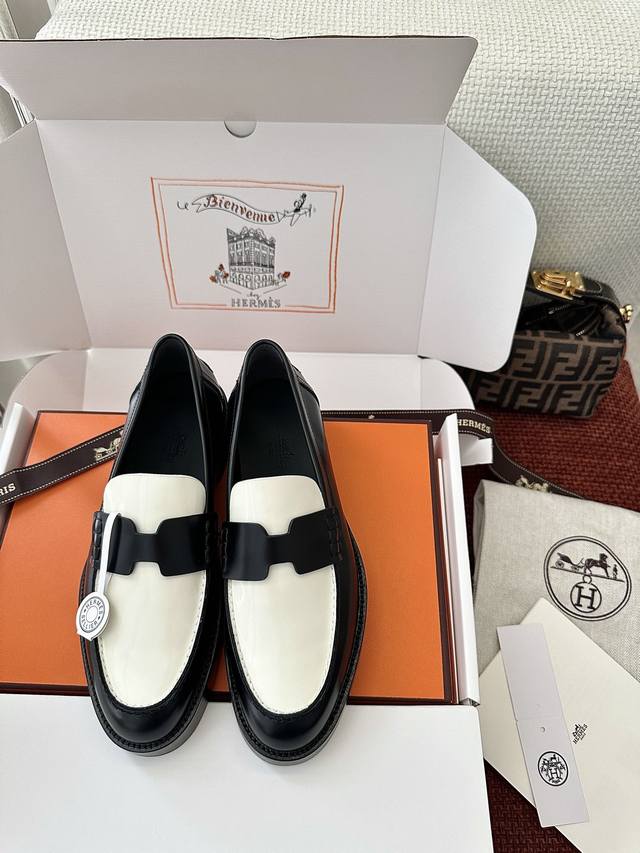 Made In Guangdong * New Hitch Loafer | Original Purchase, Resale Grade - Black A
