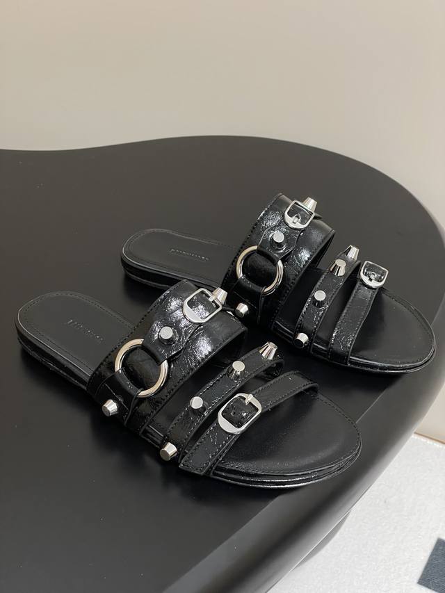25Ss Spring/Summer New Arrival Balenciaga Metal Stud Motorcycle Punk-Style Flat