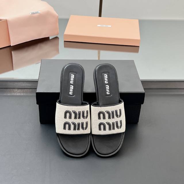 High Version Miu Miu 2025Ss Embroidered Letter Slippers Versatile And Fashionabl