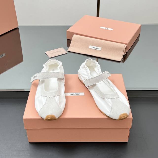 Factory P-Price High Version! Miu Miu's Latest Spring/Summer Runway-Inspired Mar