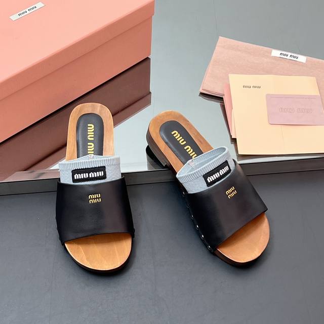 Factory Price: Socks In Random Colors Included With Purchase. Miu Miu 25Ss Early