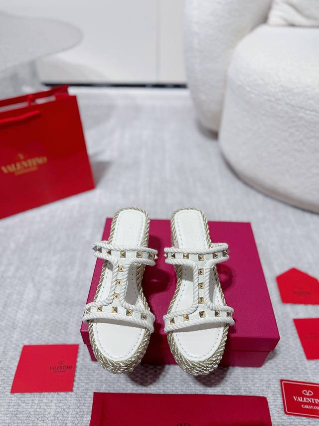 Valentino High-End New Version Studded Hemp Rope Woven Wedge Sandals. Simple And