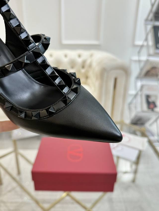 Valentino Classic Style. A Must-Have Item Loved By Influencers And Street Style