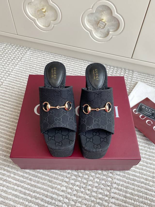 Gucci 25Ss Gg Horsebit Buckle Platform Sandals With Thick Heel And Strap. Fashio
