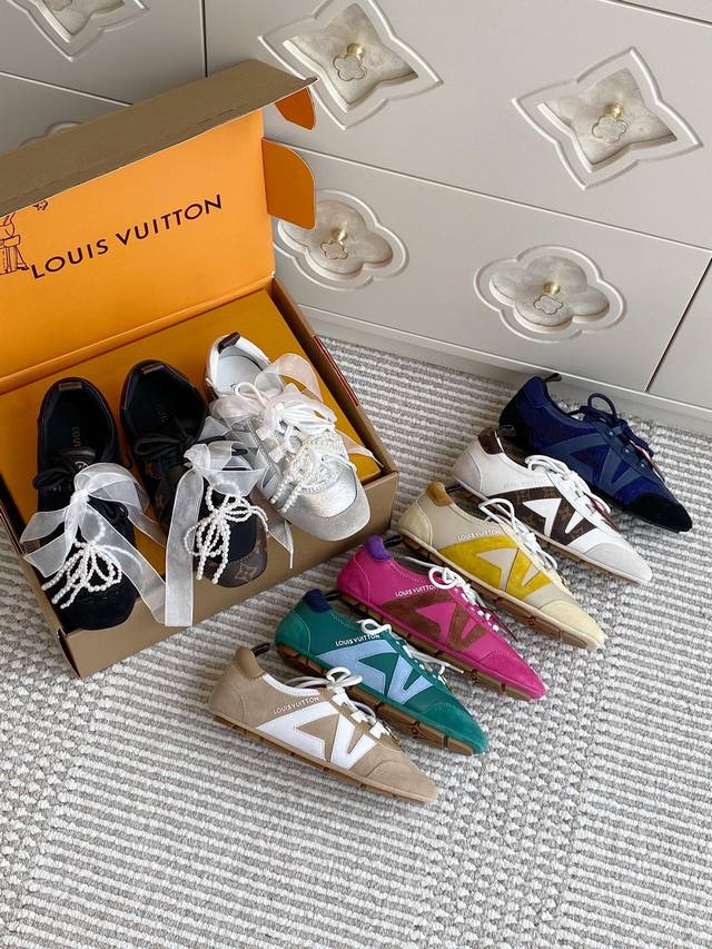 Best-Selling Lv Ballet Sneakers, Training Shoes, Accessories 20 Sets