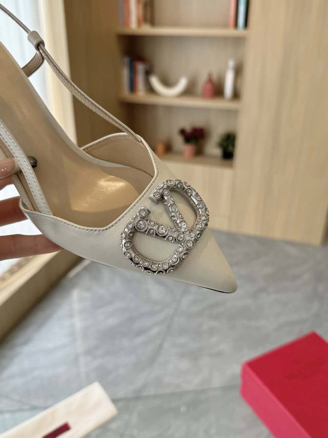 Flash Sale Price: Genuine Leather Sole +40 Valentino. Valentino Large V-Shaped B