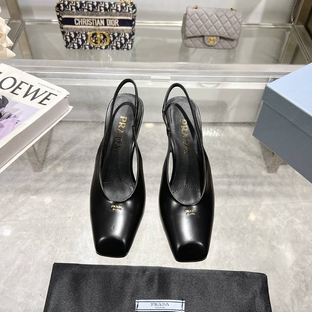 Special Price: P33025 New Arrival For 2025, Runway Star New Product, Fashion Tre