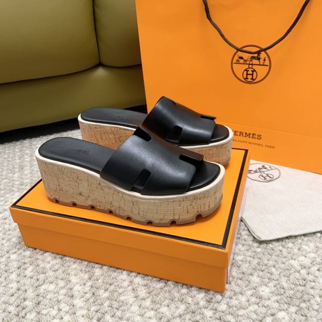 Premium Edition Black Herm S H-House Eze30 Thick-Soled Platform Flip-Flops, Sued