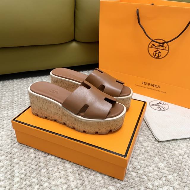 Premium Edition Brown Herm S*S H-Line Eze30 Thick-Soled Platform Sandals In Sued