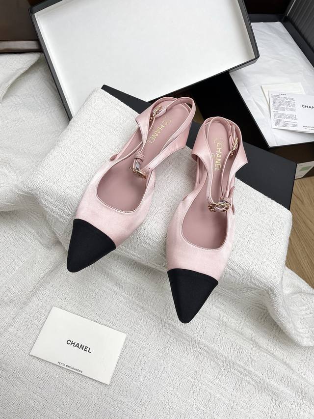 25S Spring/Summer New Arrival Chanel Vintage-Inspired Pointed-Toe Wedge Mary Jan
