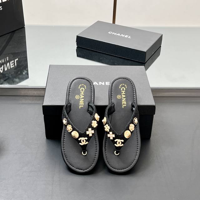 High Version 2025Ss New Chanel-Style Flip-Flops, Thong Sandals, Blending Fashion