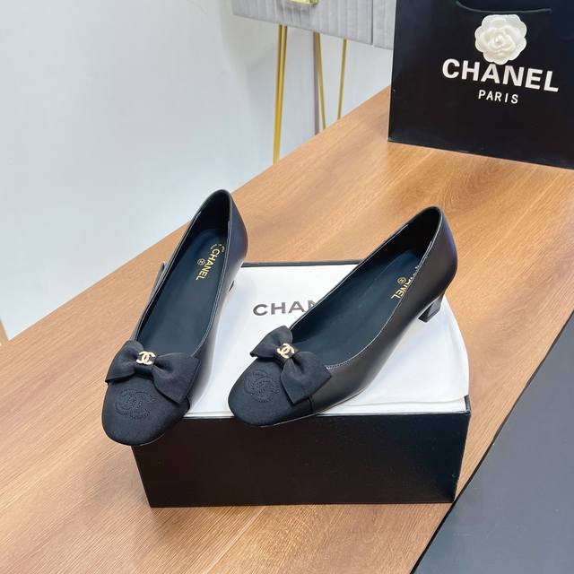 New Arrival Runway New Chanel Bow-Knot Sandals Chanel's Signature Elegant And So