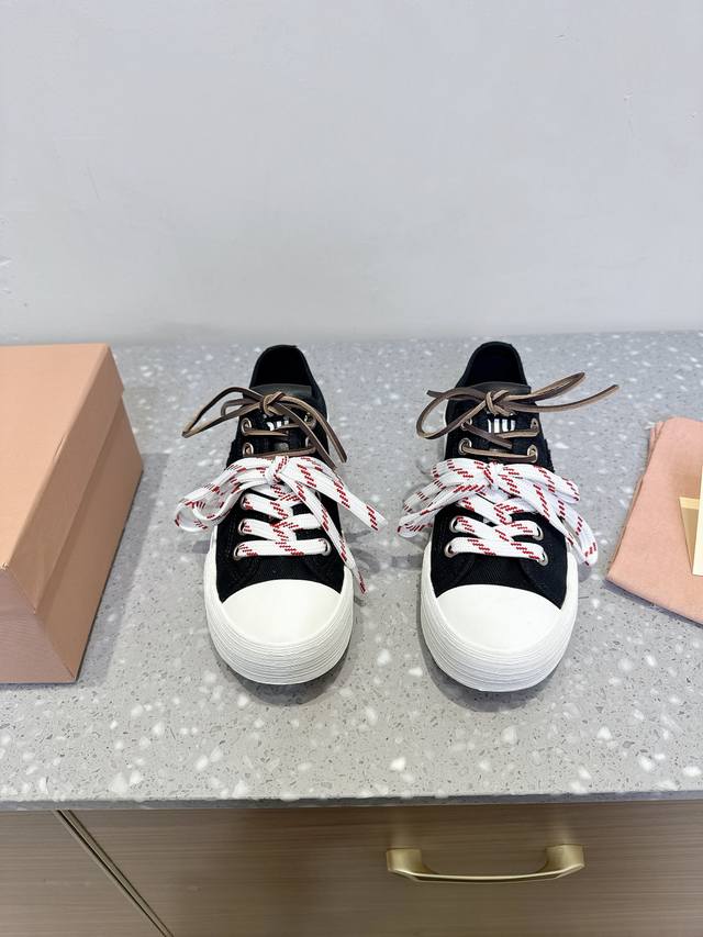 Factory-Made P Fabric Upper, P Leather Upper, Miu Miu 25Ss Spring/Summer New Arr