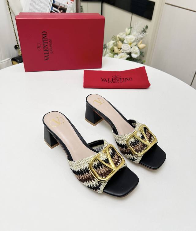 Factory-Made P Rubber Sole, Genuine Leather Sole, Valentino 25Ss Latest Series,