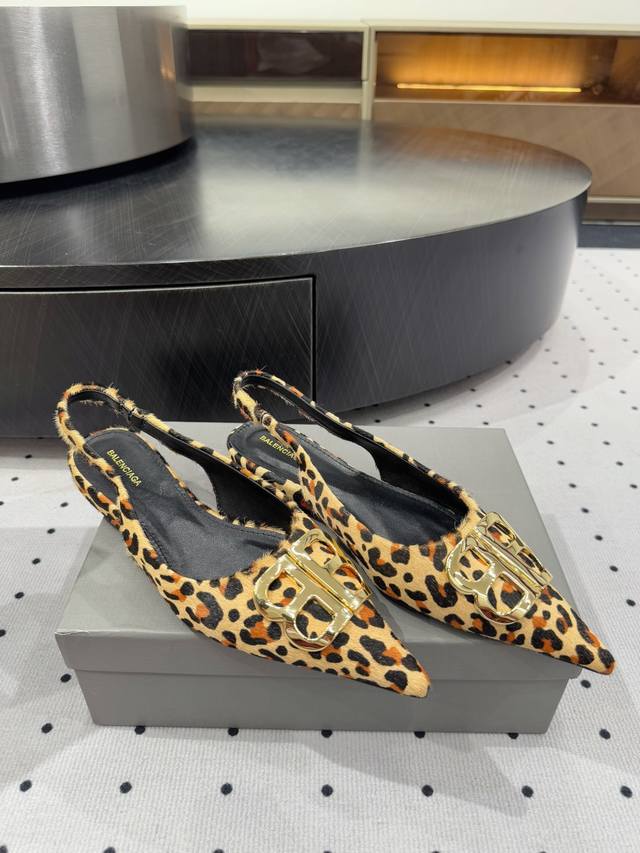 Best Seller Outer Material: Leopard Print Lining: Sheepskin Sole: Cowhide Elegan