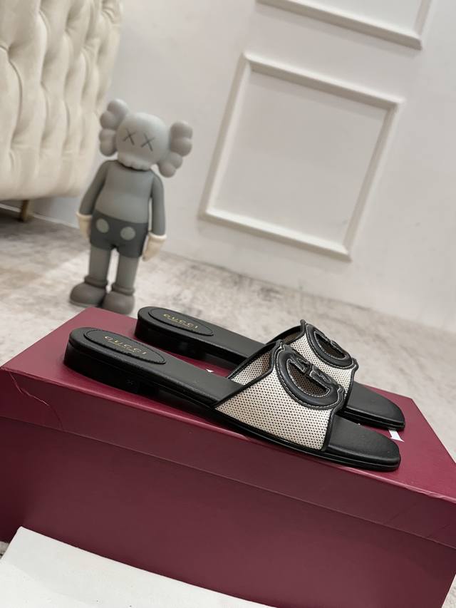 Embroidered Version Gucci 2 New Flat-Heeled Sandals. High-Quality Version, Avail