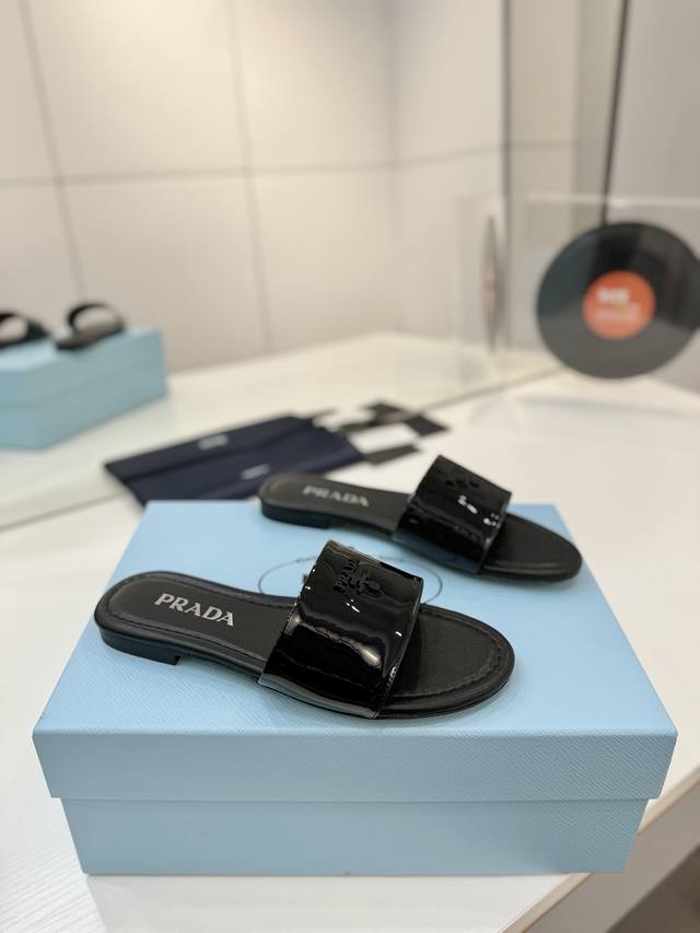 Factory P Price Prada's Latest Best-Selling Logo Slippers, High-Value Version, S