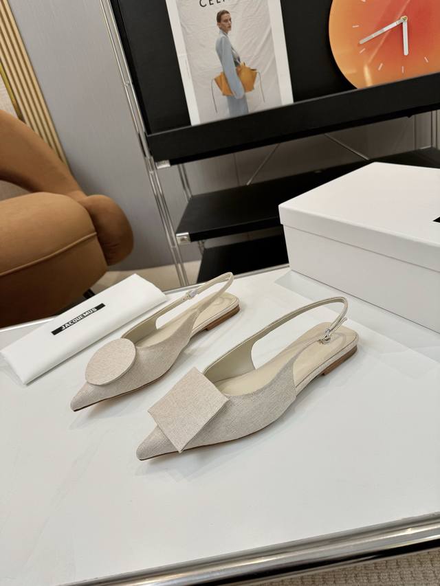 Price: 350 Sheepskin Denim Brand: Jacquemus Niche Fashion Brand Jacquemus 2025 S