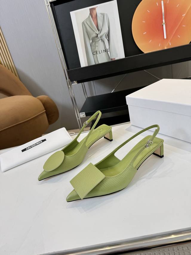 Price: 380 Sheepskin Denim Brand: Jacquemus Niche Fashion Brand Jacquemus 2025 S
