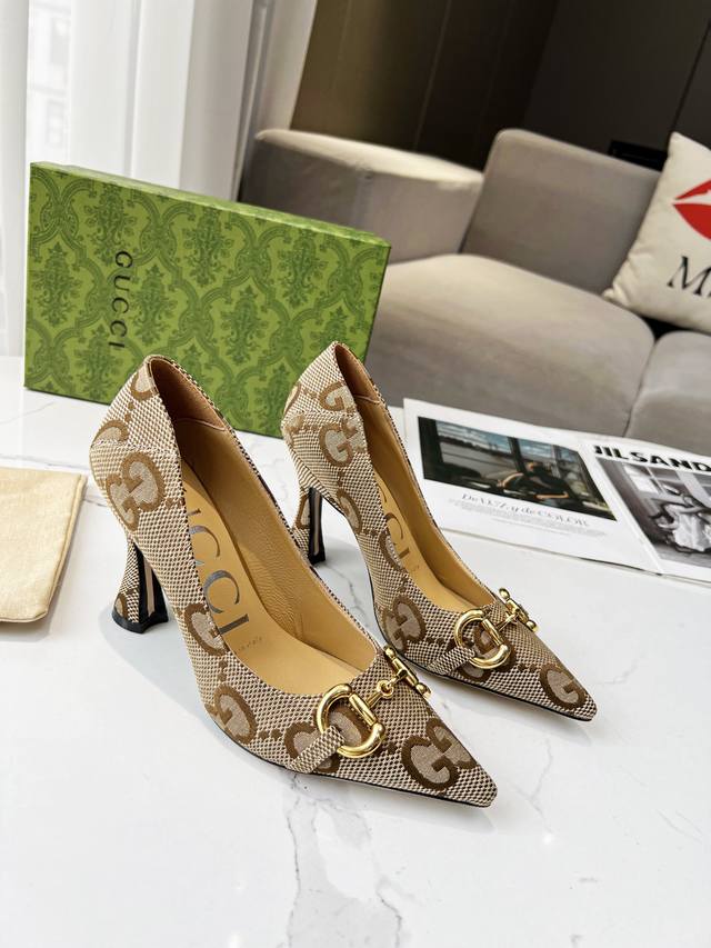 Gucci! 2023 Early Spring New Arrival Horse Shoe Buckle Pointed Toe High Heel Cla