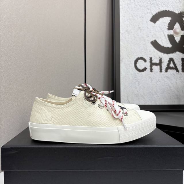 2025Chanel Chanel Little Black Dress Washed Denim Canvas Leather Toe Round-Toe L
