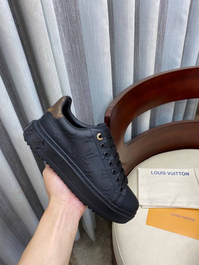 Return To The Golden Age Louis Vuitton 20Ss Latest Model Sneakers. Wearing These