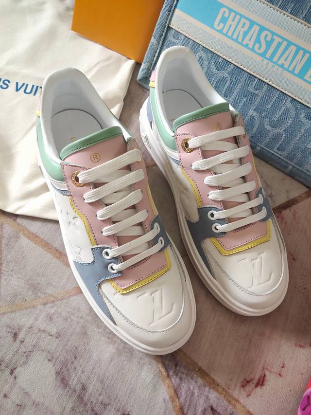 Lv 21Ss Early Spring New Arrival Thick-Soled White Sneakers, Bursting With Fashi