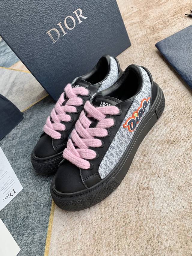 Dior's Highly Anticipated New Colorway, The B33 Sneaker Reinterprets The Classic