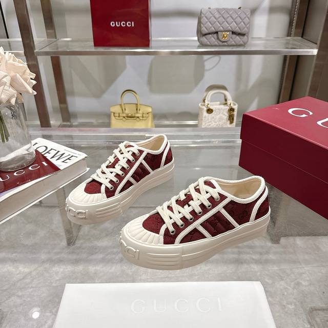 Angola Red: The Iconic Gg Canvas Is Meticulously Crafted, Seamlessly Blending Hi