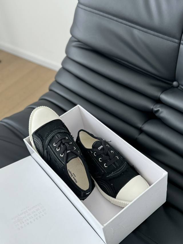 Maison Margiela Mm6 This Year's Most Stylish Casual Shoes. Visually Distinct Fro