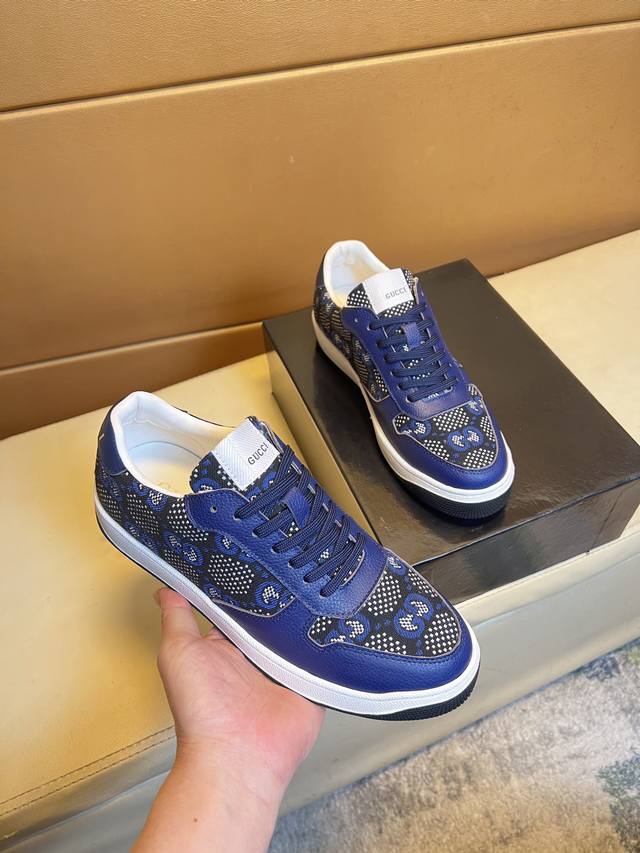 Original-Quality Exclusive Debut Gucci Unique Modern-Style Sneakers. Casual Loaf
