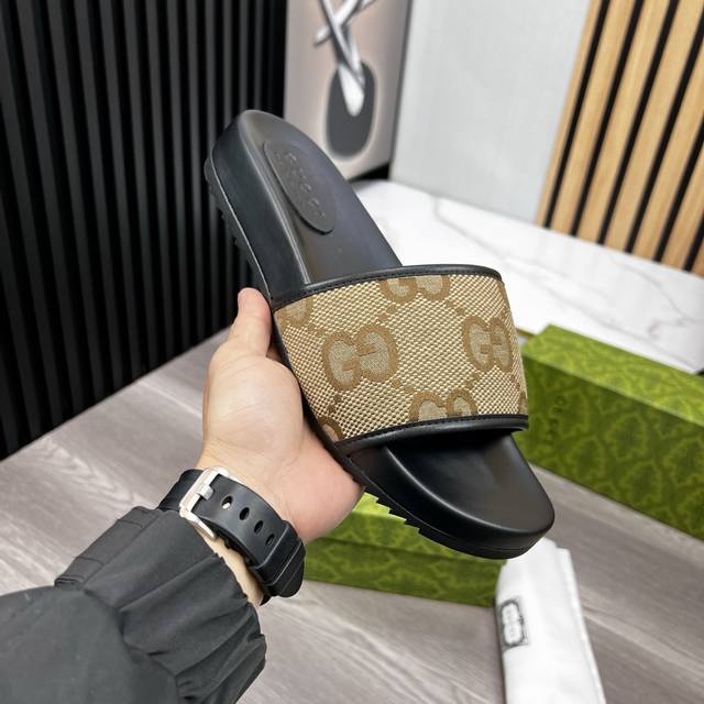 Gucci New Men's Slippers, High-End Export-Quality Premium Shoes. Imported Origin