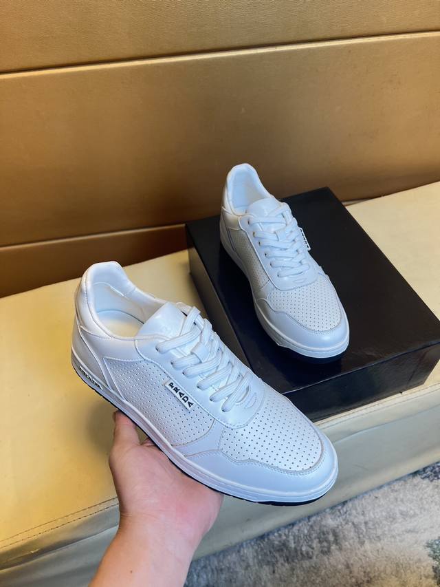 Original Single-Quality Exclusive Debut Prada Unique Modern-Style Sneakers. Casu