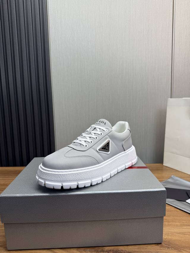 Factory Price Prada Prada Best-Selling Men's Shoes Shipping Synchronized With Of